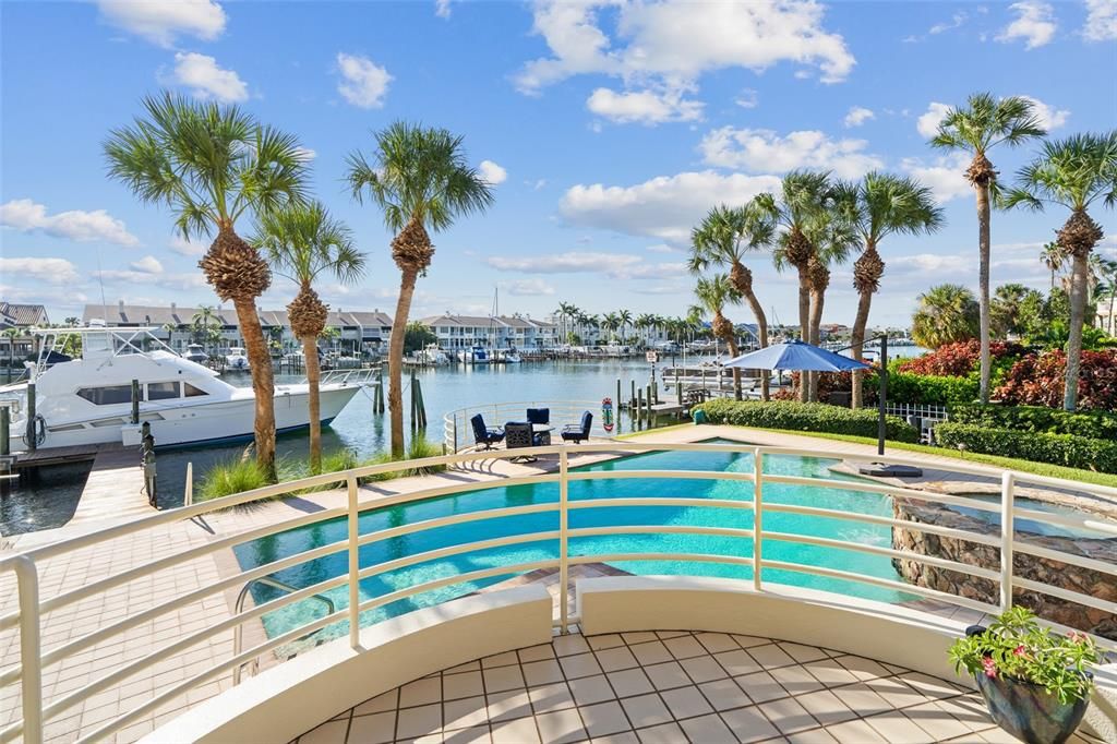 For Sale: $3,499,000 (5 beds, 4 baths, 4636 Square Feet)