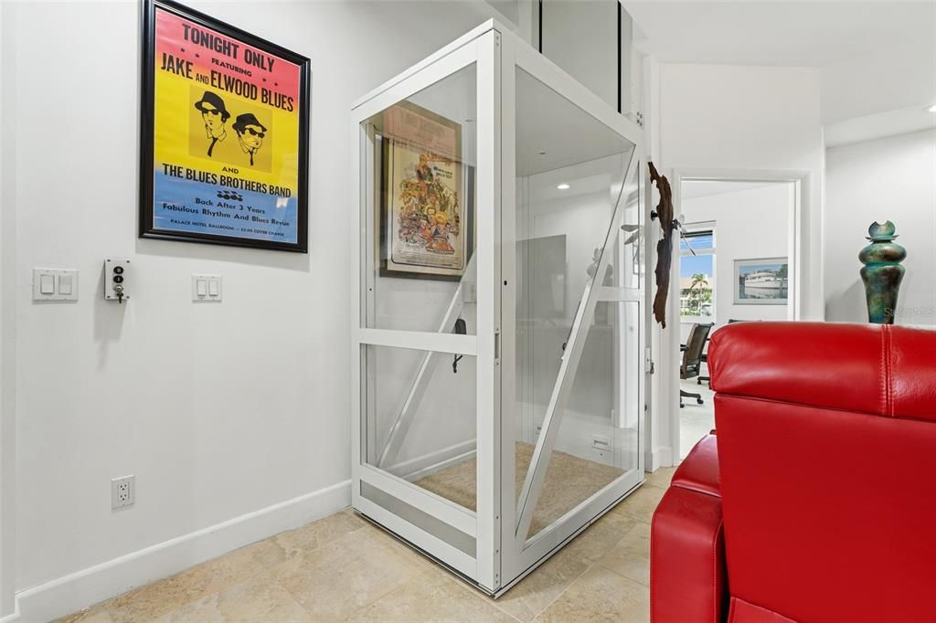 For Sale: $3,499,000 (5 beds, 4 baths, 4636 Square Feet)