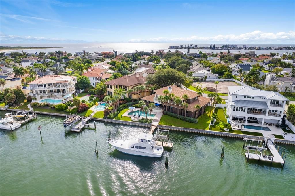 For Sale: $3,499,000 (5 beds, 4 baths, 4636 Square Feet)