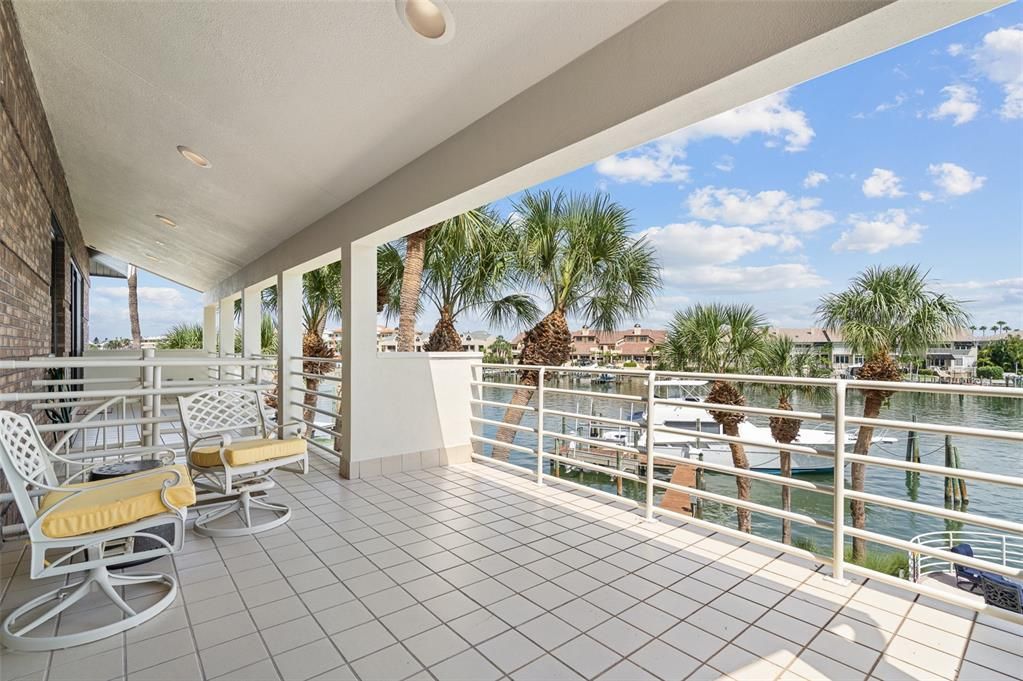 For Sale: $3,499,000 (5 beds, 4 baths, 4636 Square Feet)