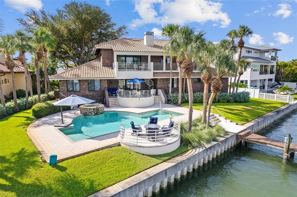 For Sale: $3,499,000 (5 beds, 4 baths, 4636 Square Feet)