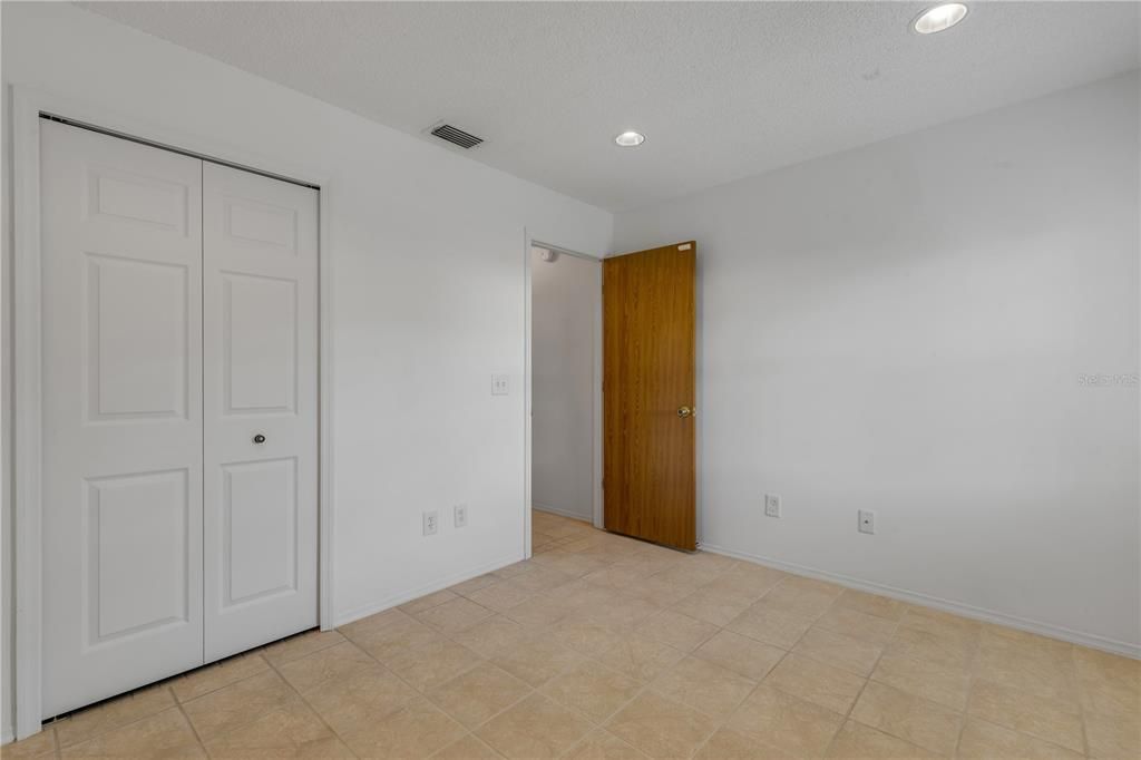 Active With Contract: $315,000 (3 beds, 2 baths, 1412 Square Feet)