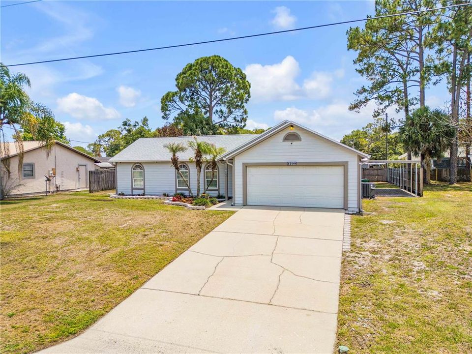 Active With Contract: $315,000 (3 beds, 2 baths, 1412 Square Feet)