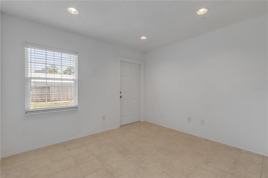 Active With Contract: $315,000 (3 beds, 2 baths, 1412 Square Feet)