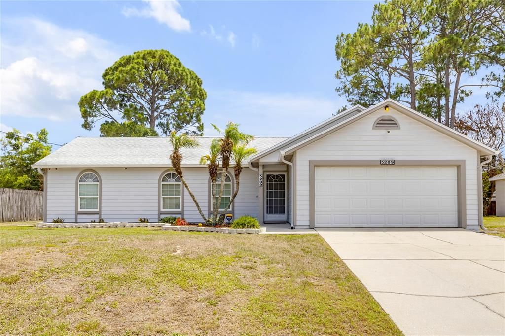 Active With Contract: $315,000 (3 beds, 2 baths, 1412 Square Feet)