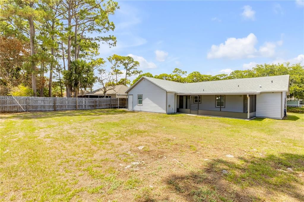 Active With Contract: $315,000 (3 beds, 2 baths, 1412 Square Feet)