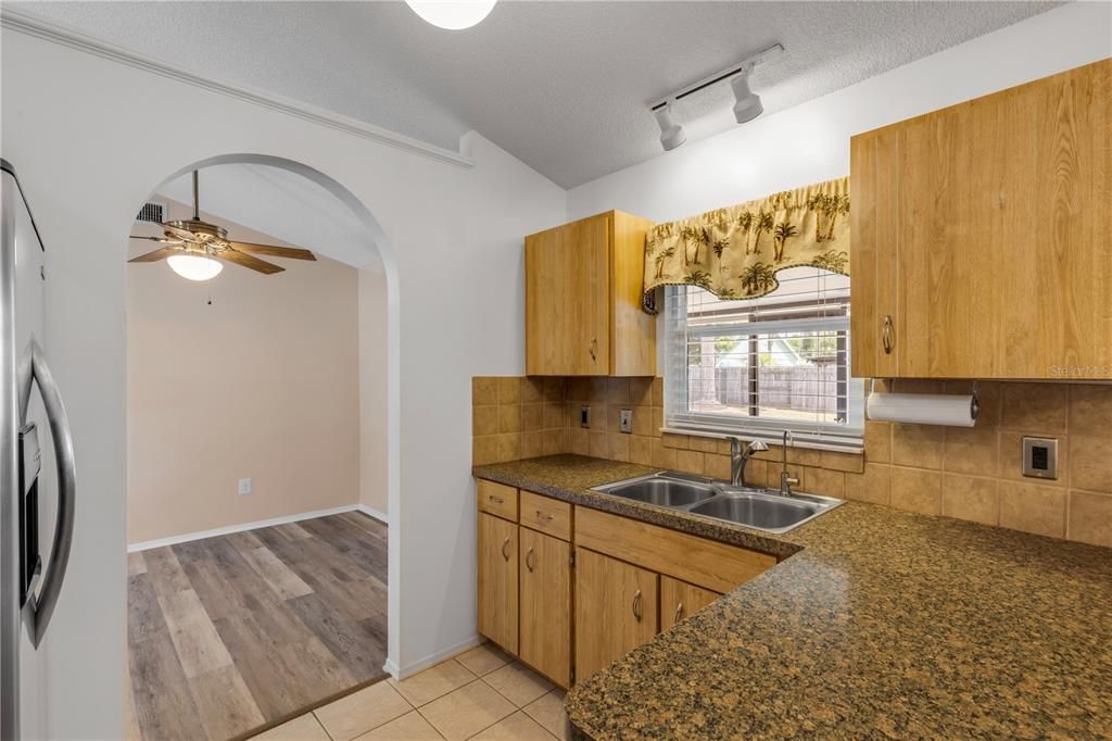 Active With Contract: $315,000 (3 beds, 2 baths, 1412 Square Feet)