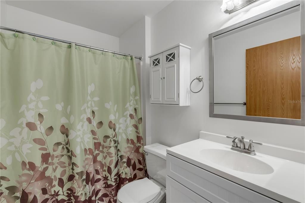 Active With Contract: $315,000 (3 beds, 2 baths, 1412 Square Feet)
