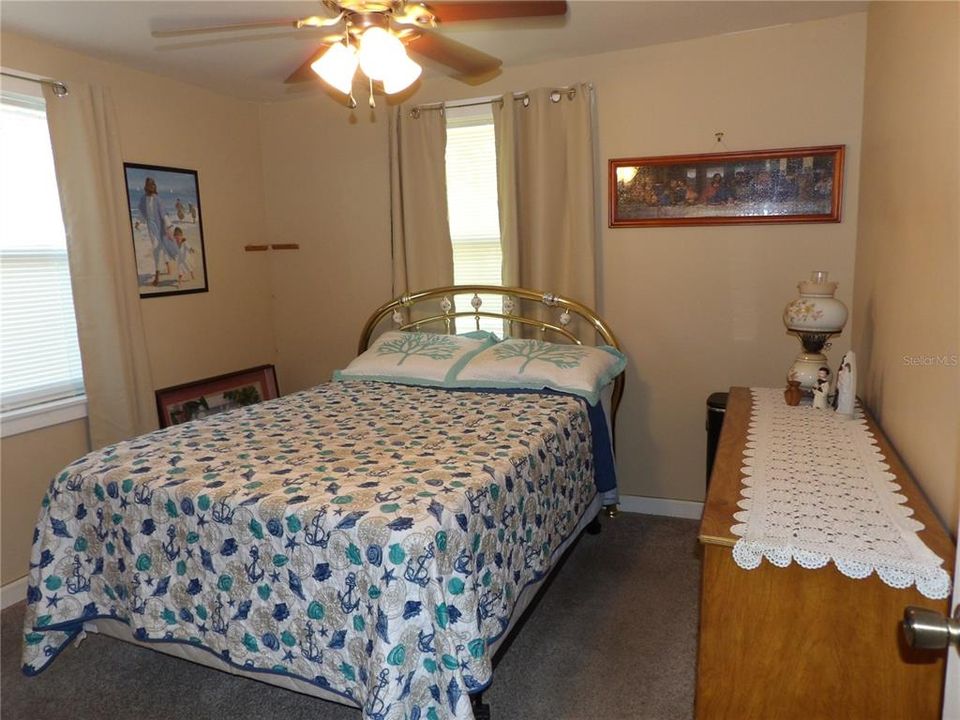 For Sale: $195,000 (3 beds, 1 baths, 816 Square Feet)