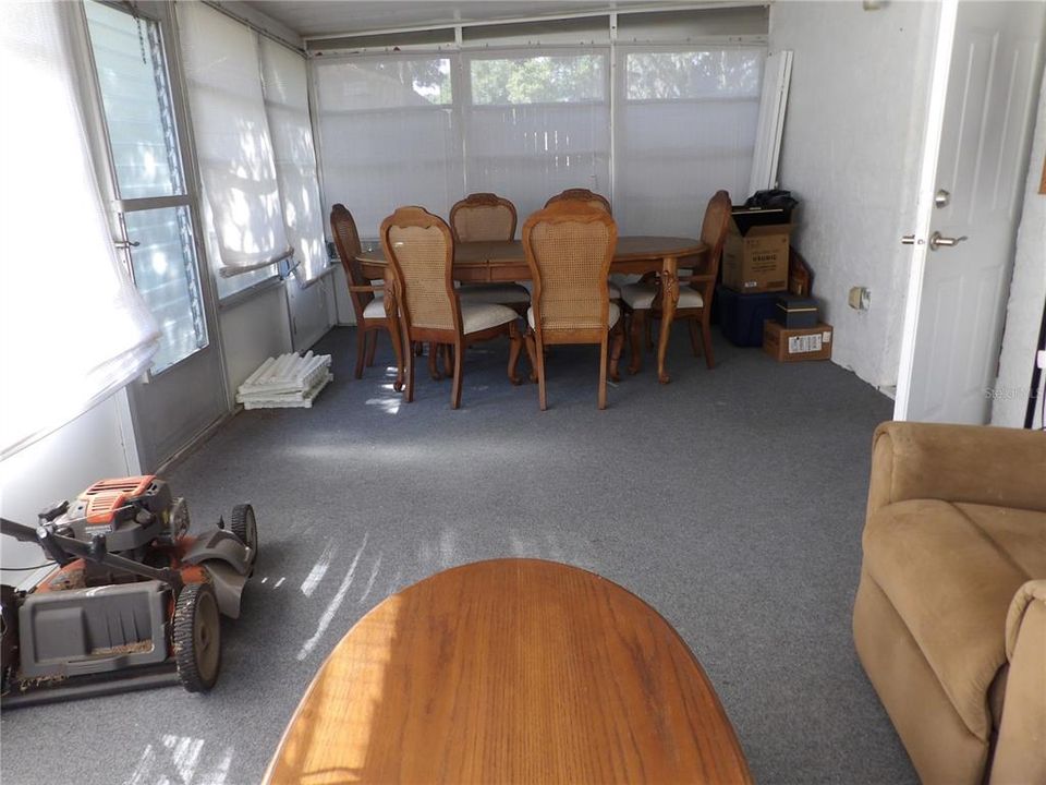 For Sale: $195,000 (3 beds, 1 baths, 816 Square Feet)