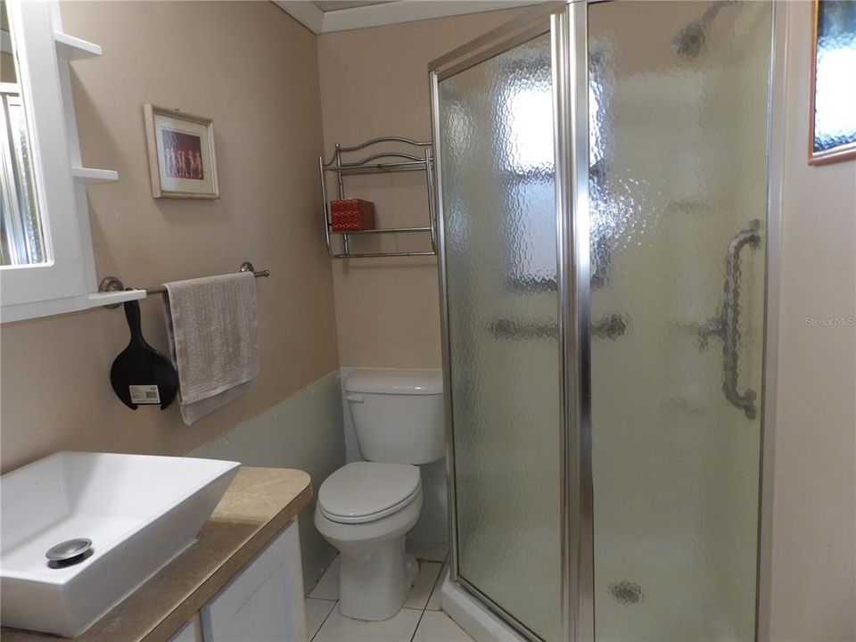 For Sale: $195,000 (3 beds, 1 baths, 816 Square Feet)