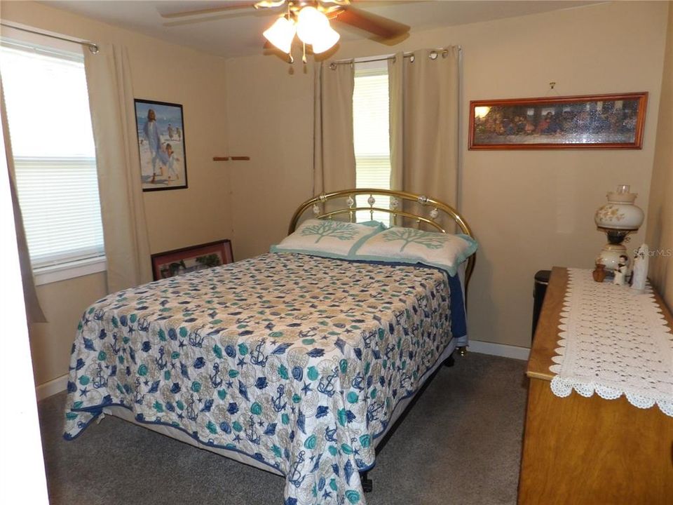 For Sale: $195,000 (3 beds, 1 baths, 816 Square Feet)