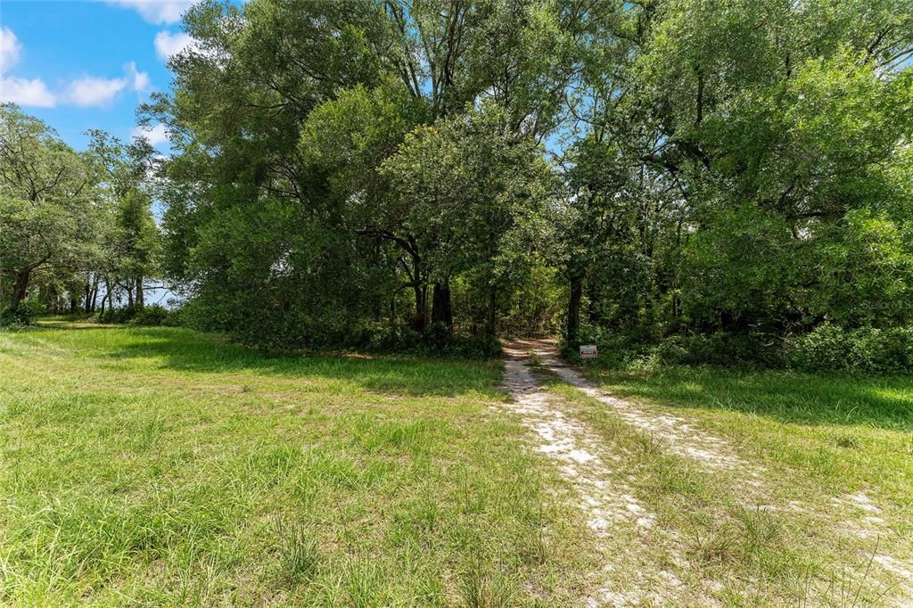 На продажу: $1,250,000 (35.00 acres)