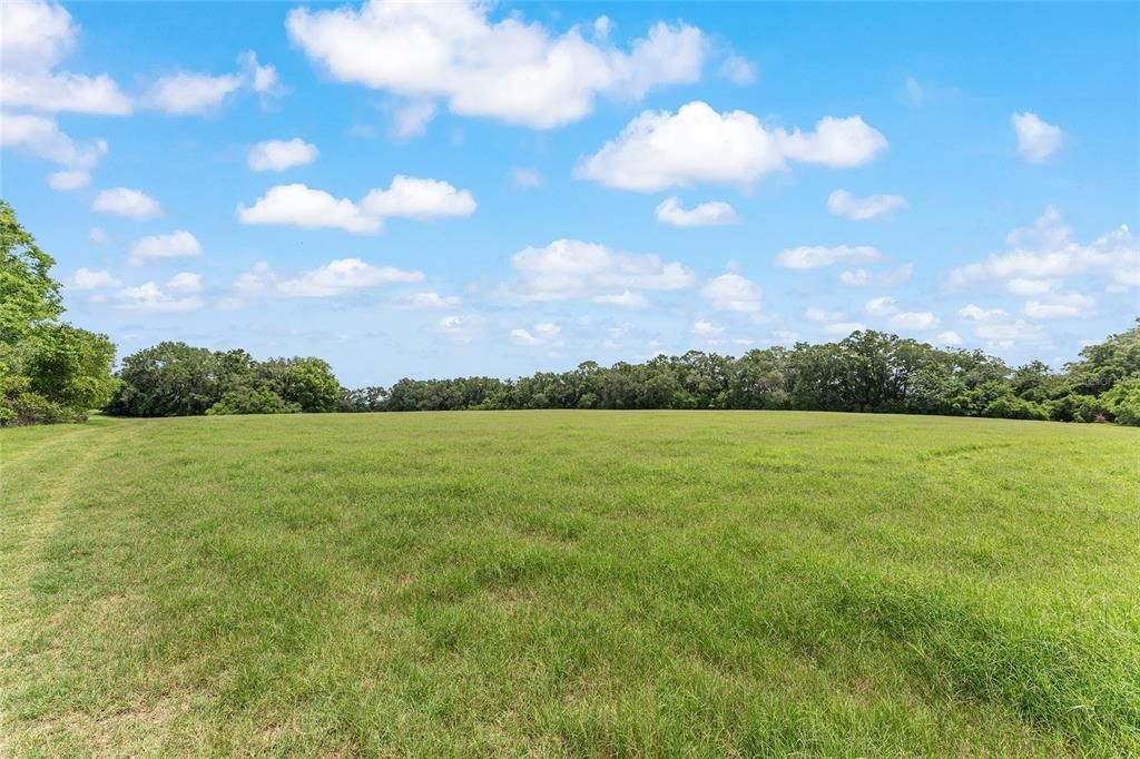 На продажу: $1,250,000 (35.00 acres)