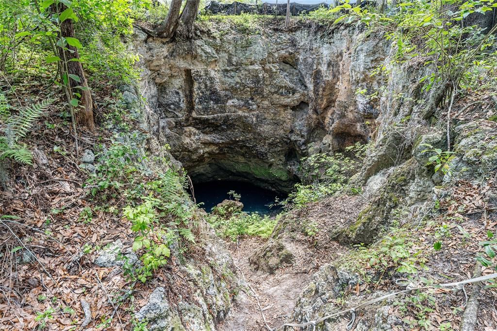 На продажу: $1,250,000 (35.00 acres)