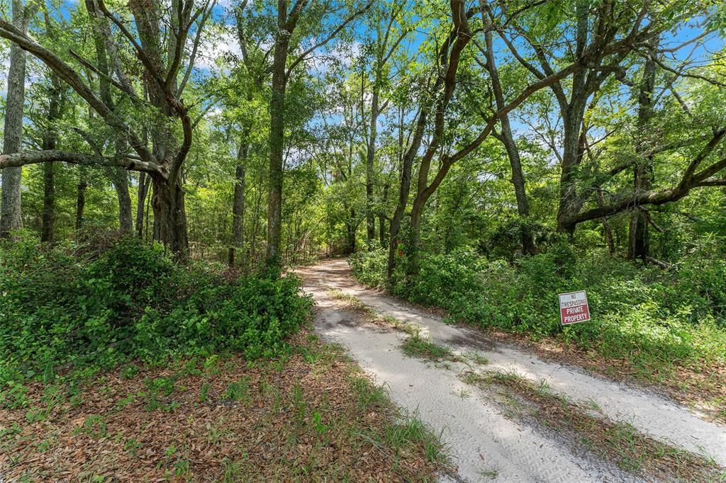 На продажу: $1,250,000 (35.00 acres)