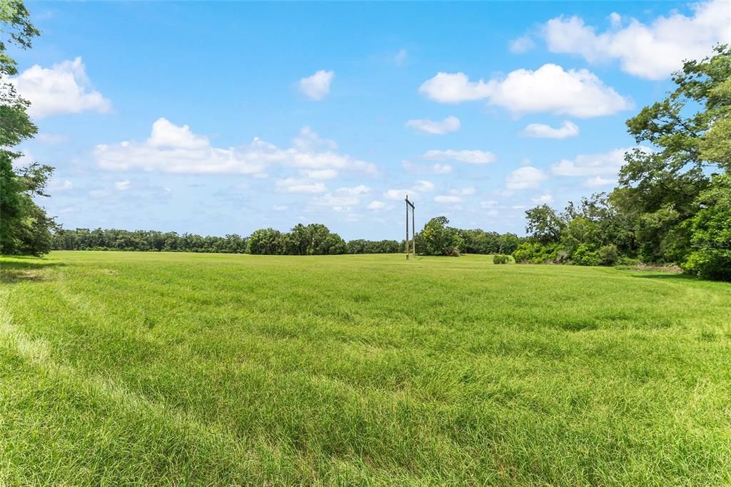 На продажу: $1,250,000 (35.00 acres)