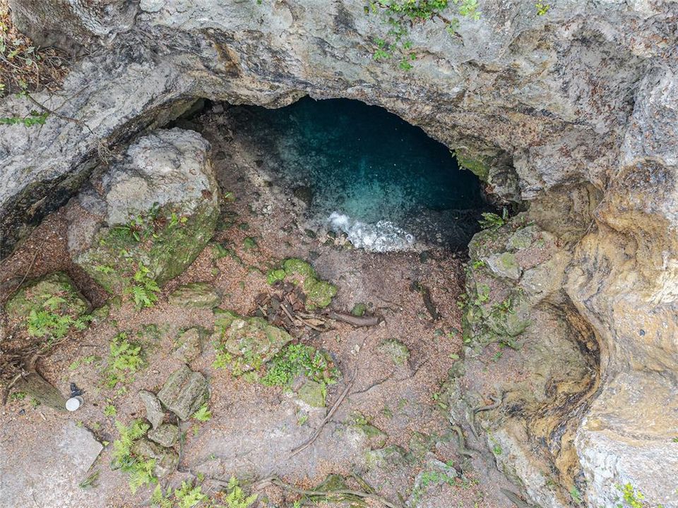 На продажу: $1,250,000 (35.00 acres)