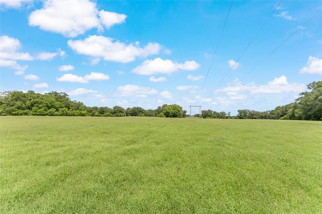На продажу: $1,250,000 (35.00 acres)
