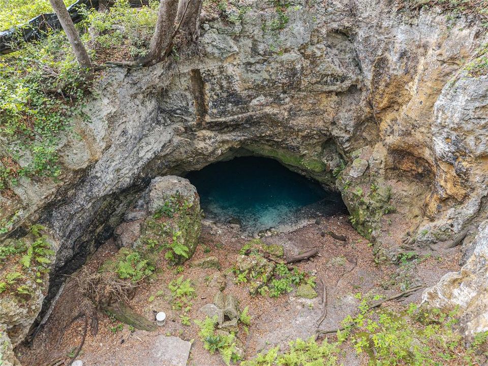 На продажу: $1,250,000 (35.00 acres)