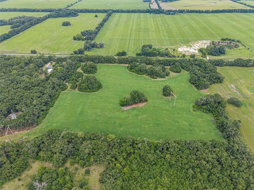 На продажу: $1,250,000 (35.00 acres)