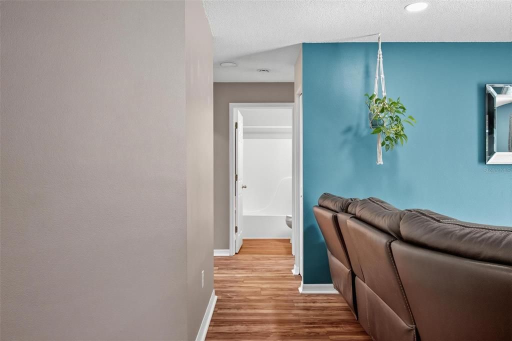 На продажу: $415,000 (4 спален, 2 ванн, 1693 Квадратных фут)