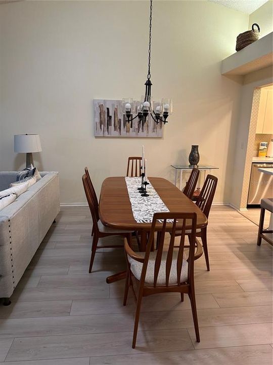En Venta: $289,000 (2 camas, 2 baños, 1314 Pies cuadrados)