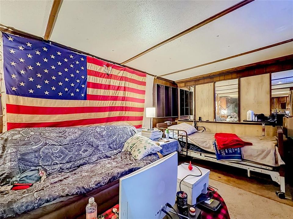 Active With Contract: $99,000 (2 beds, 1 baths, 768 Square Feet)