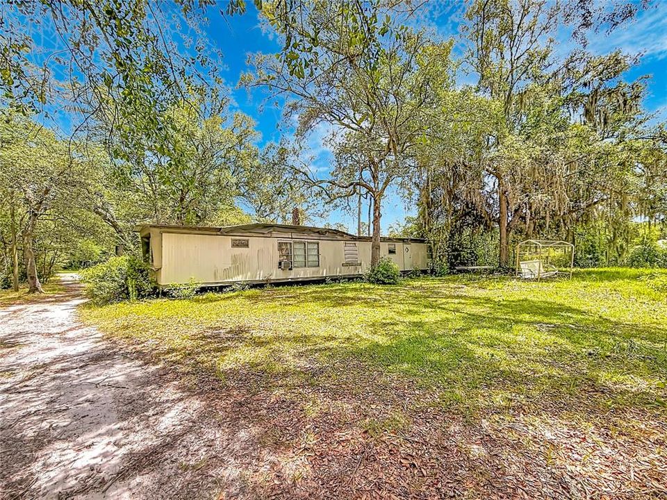 Active With Contract: $99,000 (2 beds, 1 baths, 768 Square Feet)