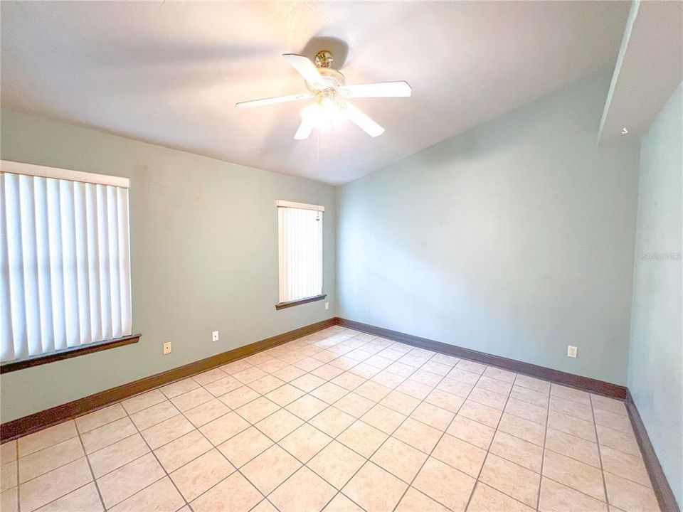 For Rent: $2,050 (3 beds, 2 baths, 1323 Square Feet)