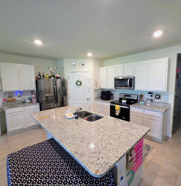 For Sale: $399,000 (4 beds, 2 baths, 1846 Square Feet)