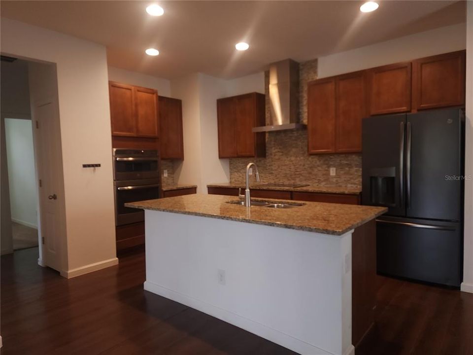 В аренду: $2,600 (4 спален, 2 ванн, 2121 Квадратных фут)