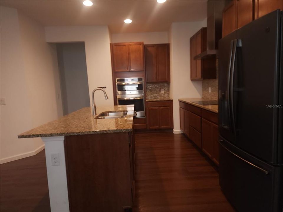 В аренду: $2,600 (4 спален, 2 ванн, 2121 Квадратных фут)