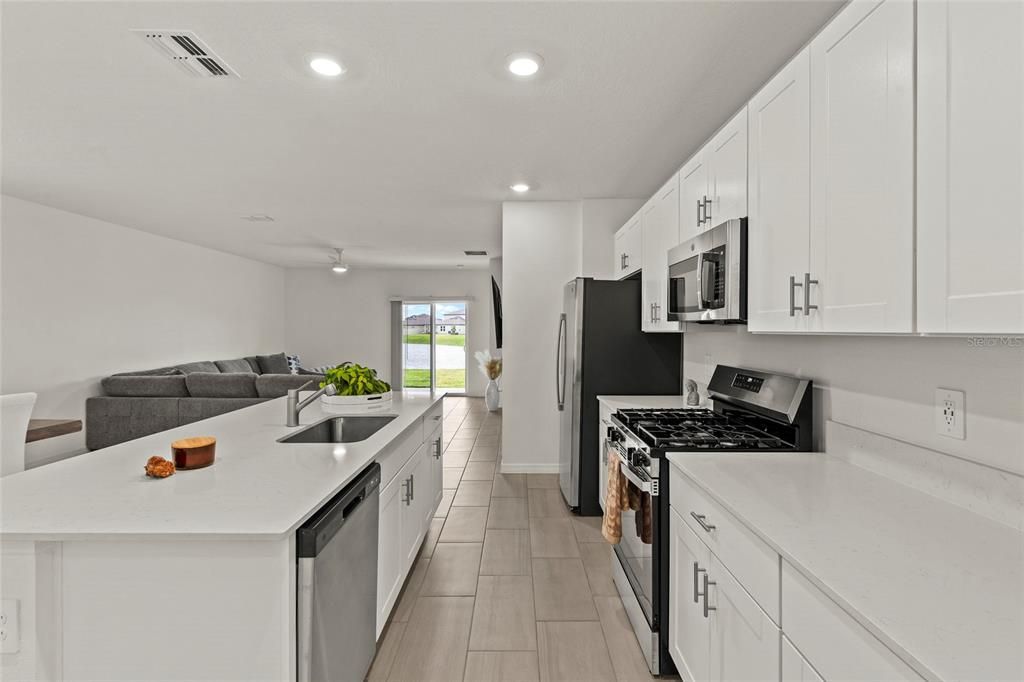 En Venta: $385,000 (5 camas, 2 baños, 2389 Pies cuadrados)
