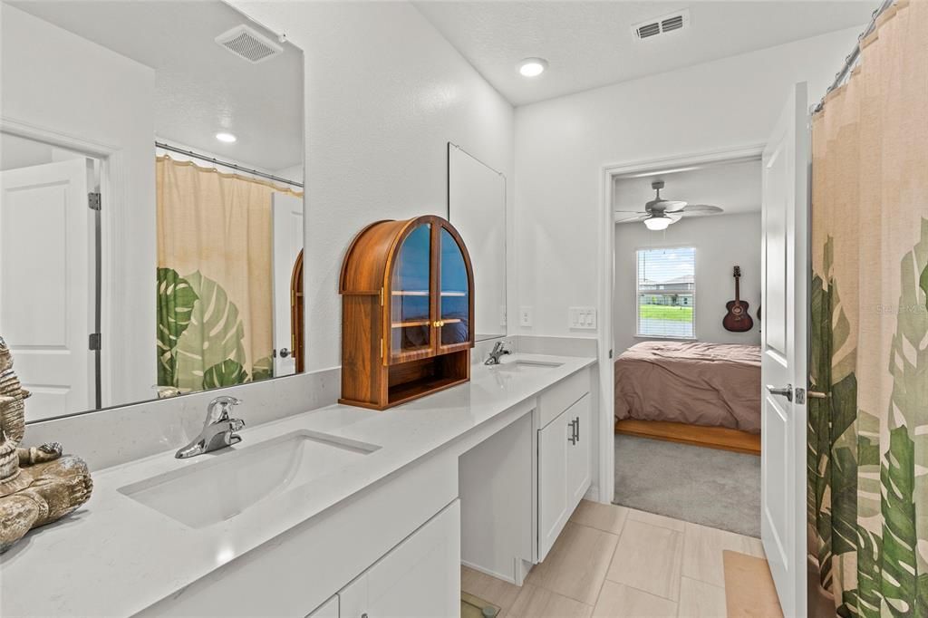 En Venta: $385,000 (5 camas, 2 baños, 2389 Pies cuadrados)