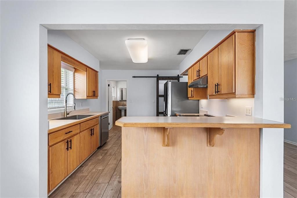 For Rent: $2,200 (2 beds, 2 baths, 1238 Square Feet)