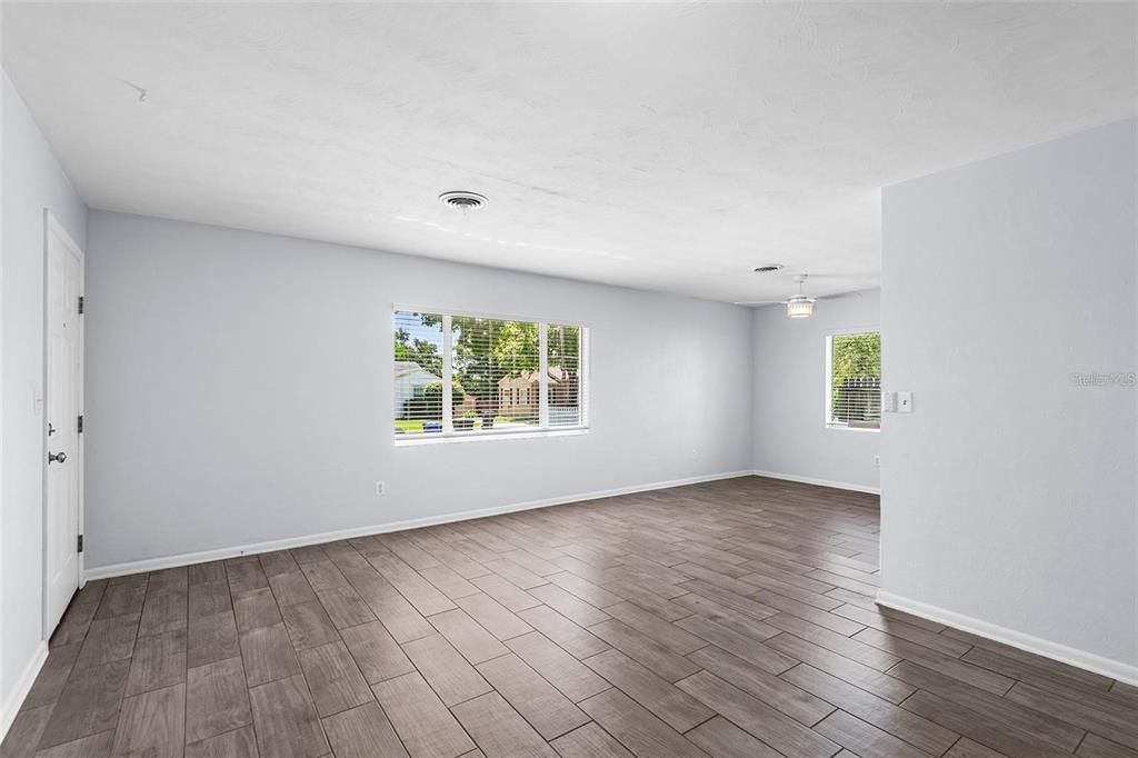 For Rent: $2,200 (2 beds, 2 baths, 1238 Square Feet)
