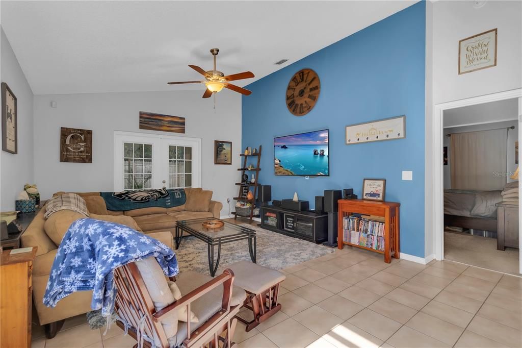 For Sale: $333,000 (3 beds, 2 baths, 1416 Square Feet)
