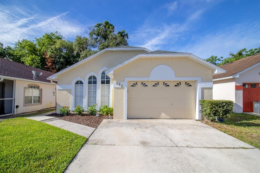 For Sale: $333,000 (3 beds, 2 baths, 1416 Square Feet)