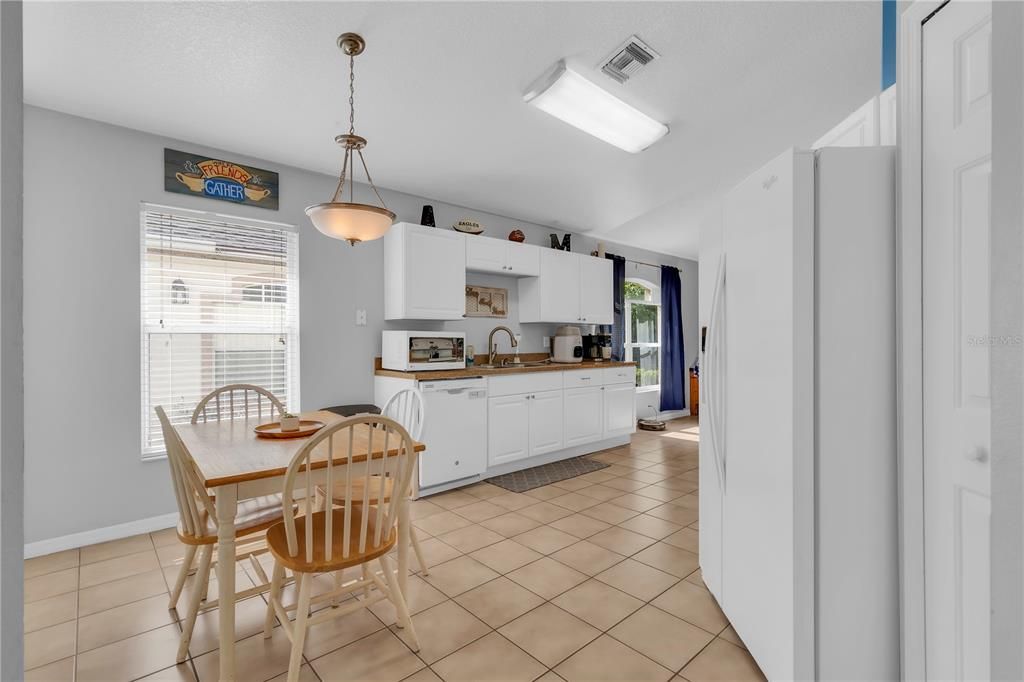For Sale: $333,000 (3 beds, 2 baths, 1416 Square Feet)