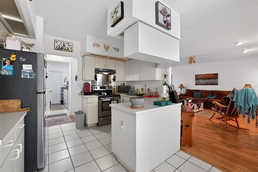 For Sale: $339,900 (3 beds, 2 baths, 1696 Square Feet)