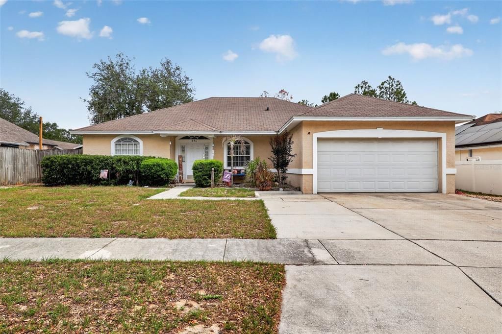 For Sale: $339,900 (3 beds, 2 baths, 1696 Square Feet)