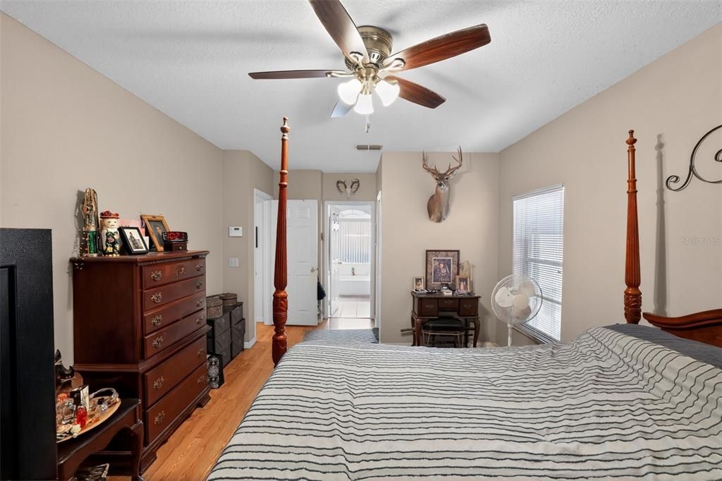 For Sale: $339,900 (3 beds, 2 baths, 1696 Square Feet)