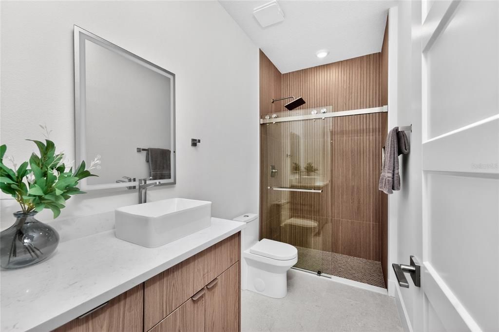 En Venta: $398,000 (3 camas, 2 baños, 1905 Pies cuadrados)