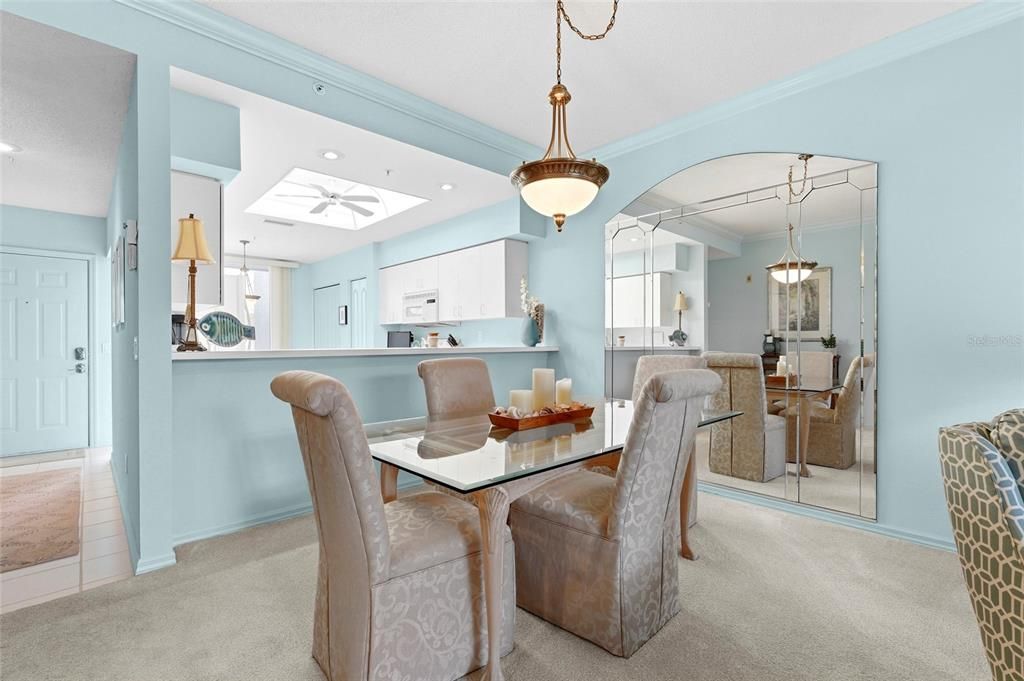 For Sale: $319,000 (2 beds, 2 baths, 1333 Square Feet)