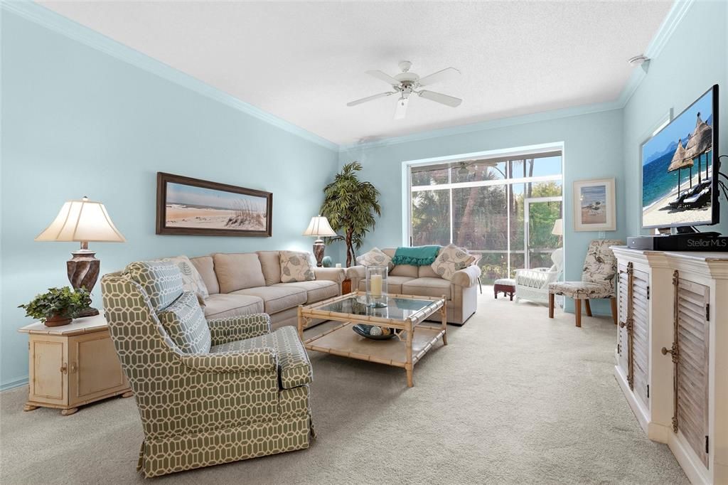 For Sale: $319,000 (2 beds, 2 baths, 1333 Square Feet)