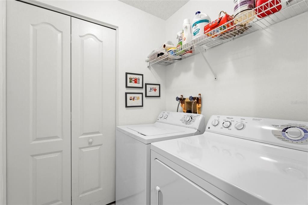 For Sale: $319,000 (2 beds, 2 baths, 1333 Square Feet)