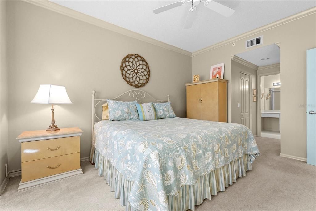 For Sale: $319,000 (2 beds, 2 baths, 1333 Square Feet)