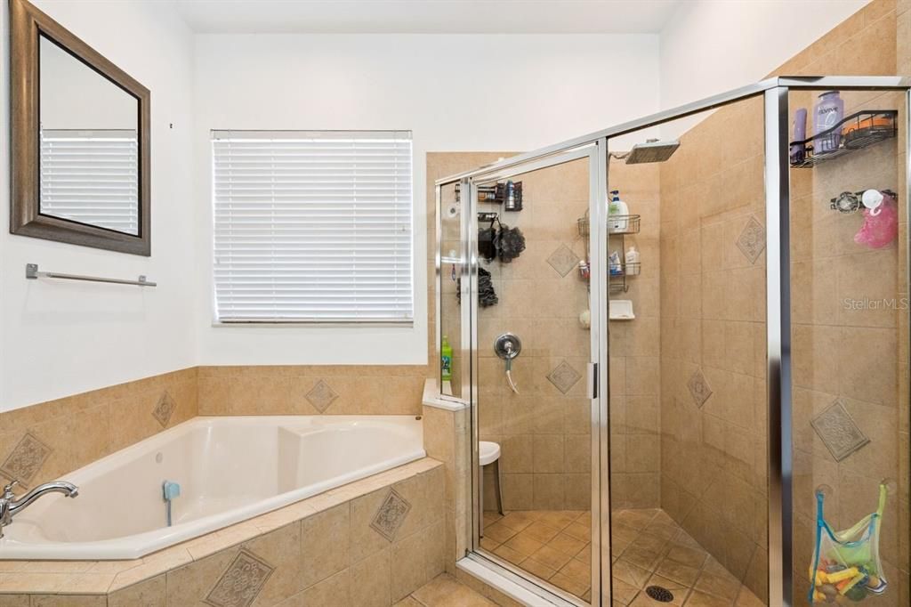 For Sale: $639,000 (4 beds, 3 baths, 2818 Square Feet)
