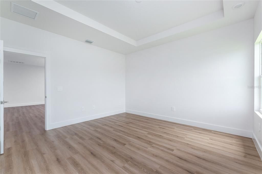 For Sale: $398,000 (3 beds, 2 baths, 1905 Square Feet)